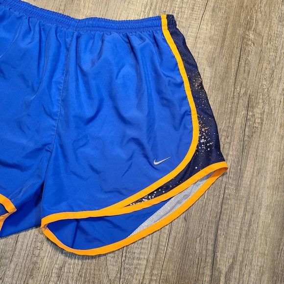 Nike Women's Running Shorts sz M - Picture 3 of 7